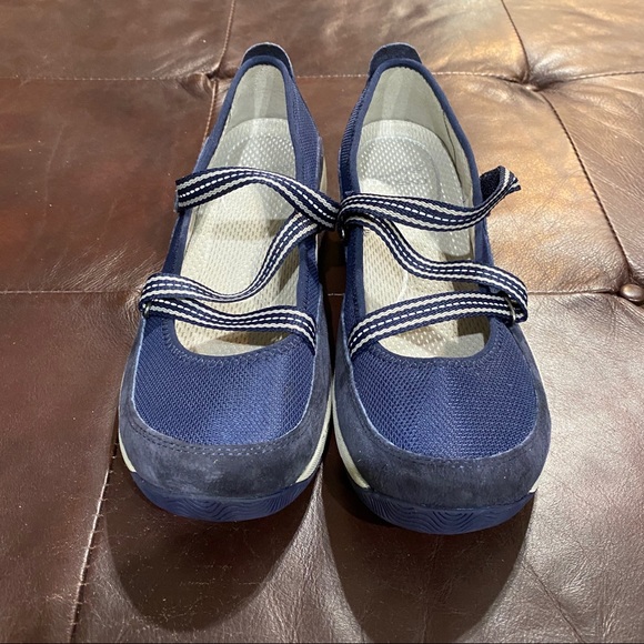 dansko women's hazel flat